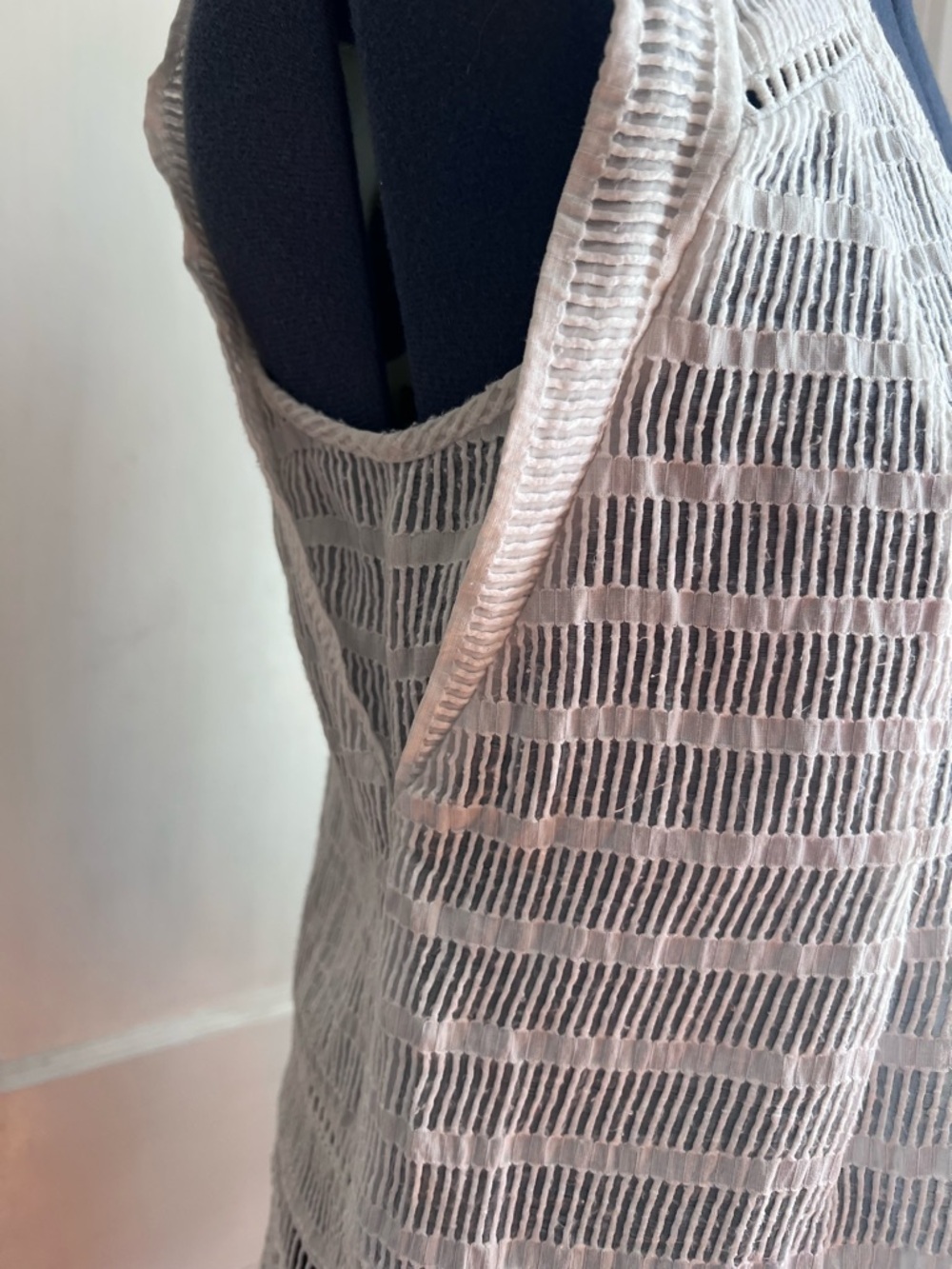 Maeve Lace Ladder cami top from Anthropologie, Size 4 - Picture 7 of 14